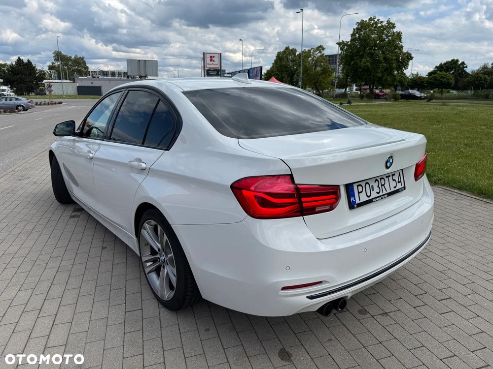 BMW Seria 3 320d Efficient Dynamic Edition Sport Line - 3