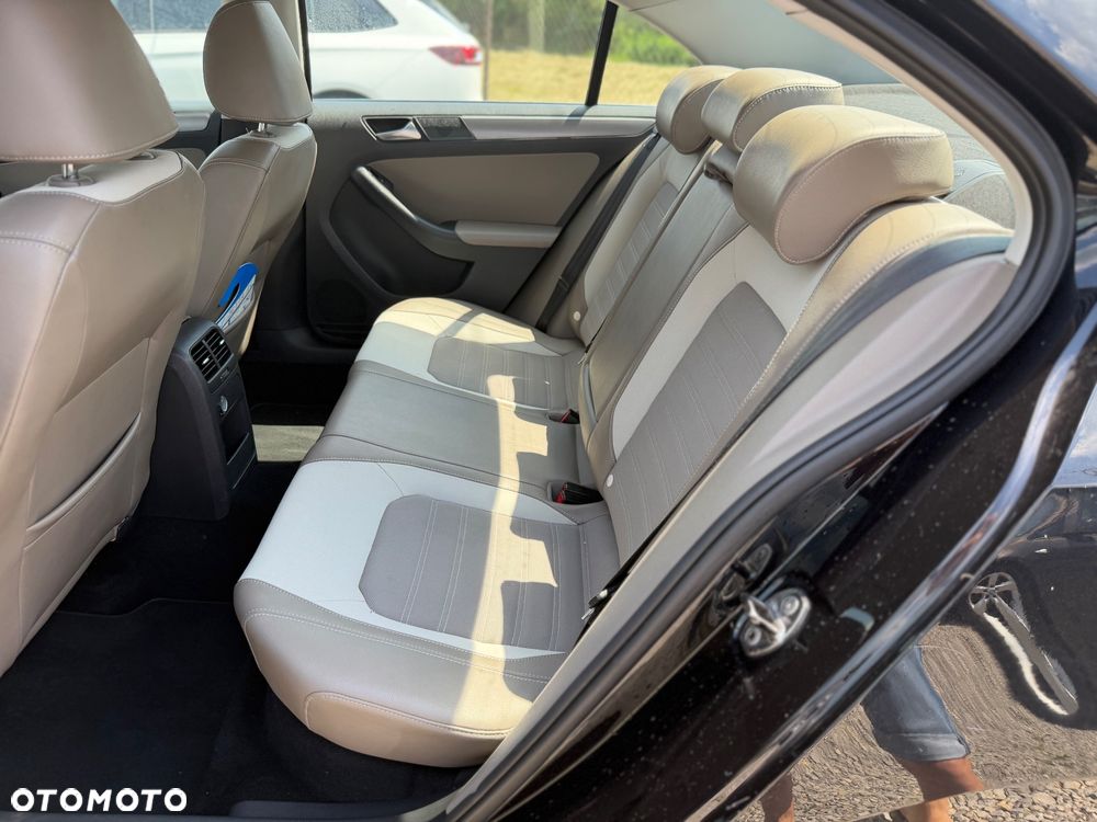 Volkswagen Jetta 1.4 TSI DSG Comfortline - 15