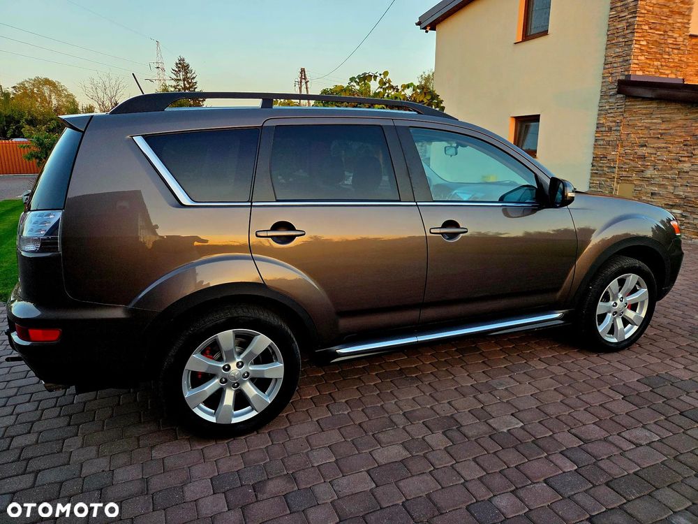 Mitsubishi Outlander - 10