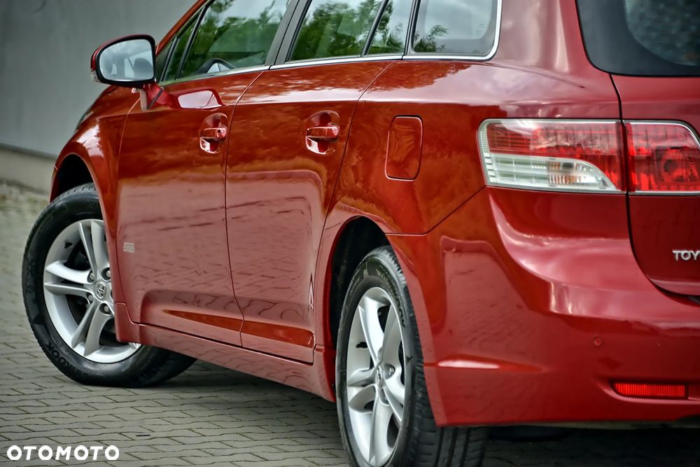 Toyota Avensis 1.8 Premium EU5 MS - 16