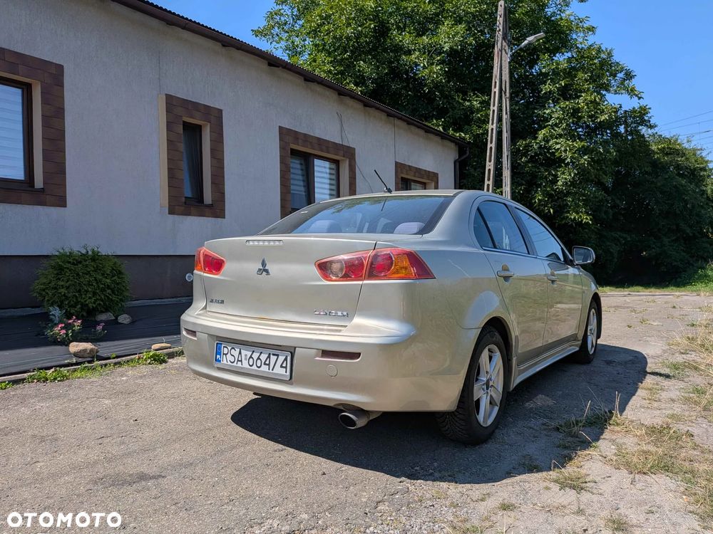 Mitsubishi Lancer 1.8 Invite - 4