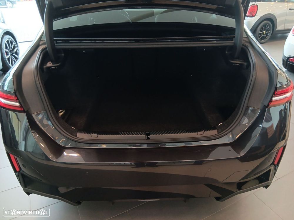 BMW 520 d Pack Desportivo M - 23