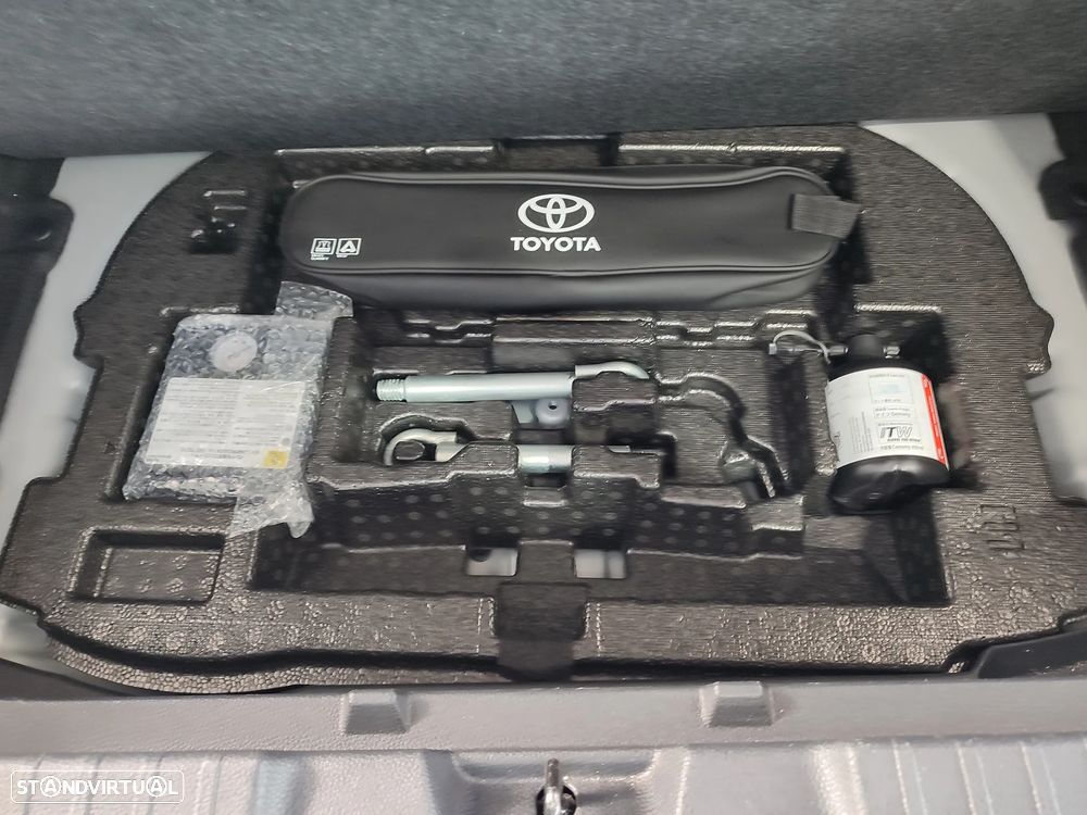 Toyota Corolla 1.8 Hybrid Comfort - 32