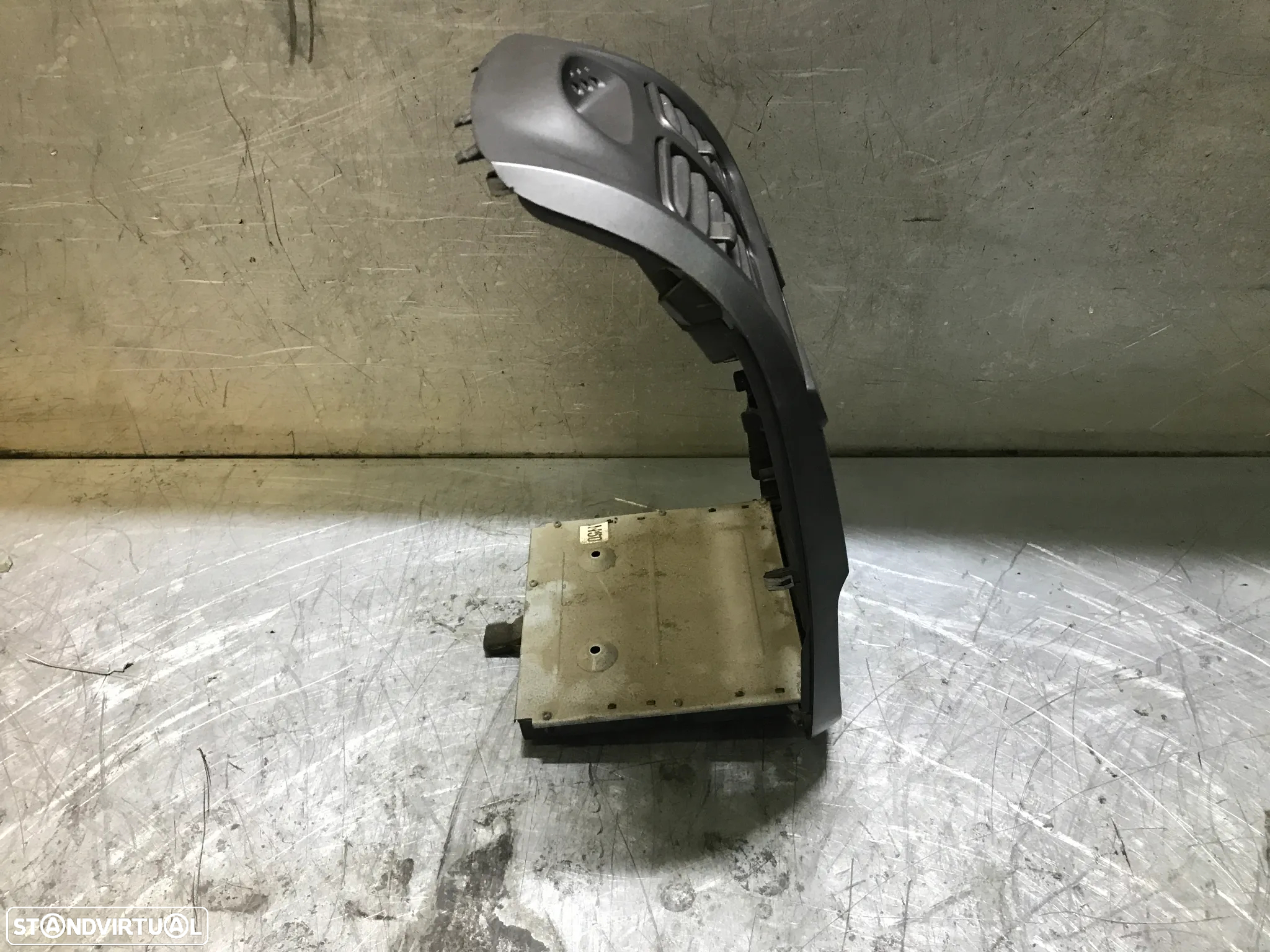 CONSOLA / MOLDURA DO RADIO HYUNDAI ACCENT II 99-05 84741-25300 - 2