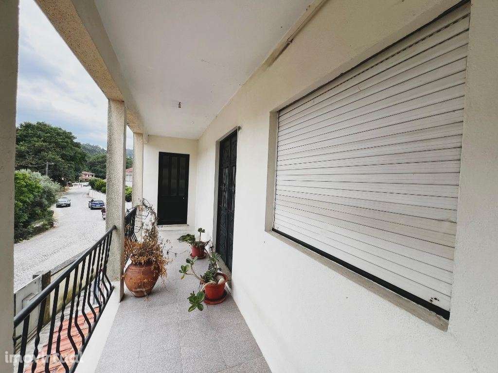 Andar de Moradia T3 com Entrada Independente, Varandas e Sótão  Te... - Grande imagem: 5/19