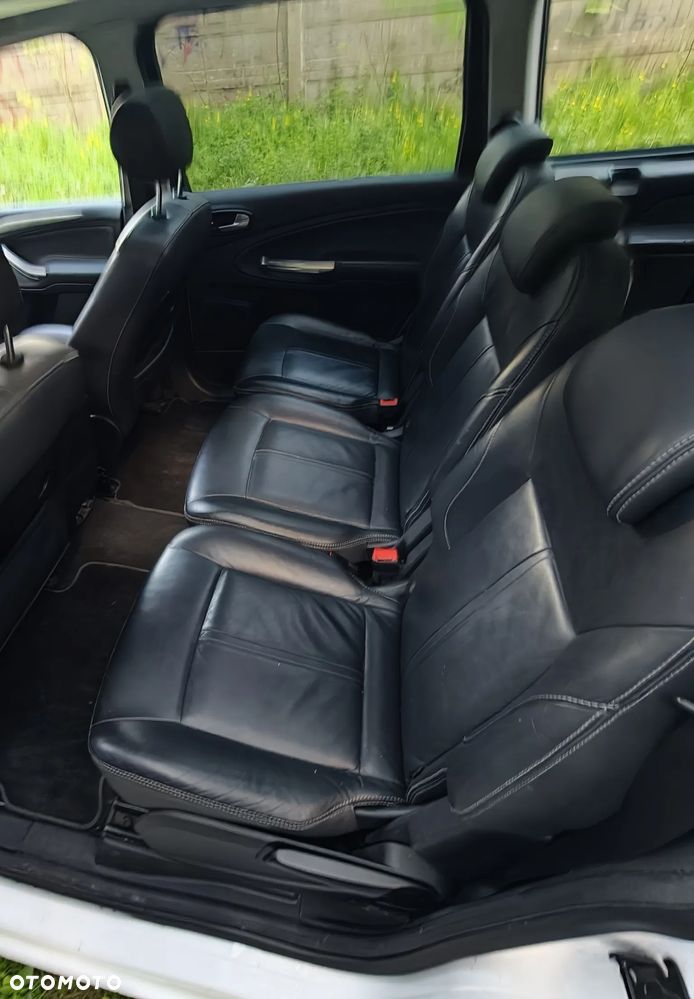 Ford Galaxy 2.0 TDCi Ghia - 11
