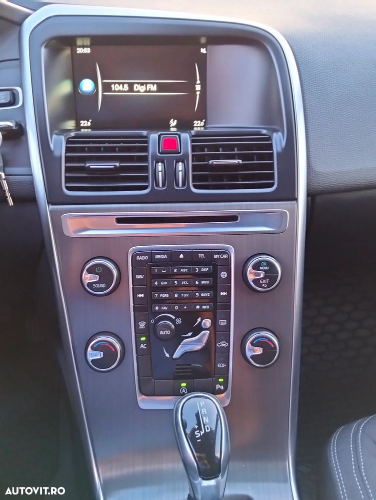 Volvo XC 60 D3 Geartronic Momentum - 17