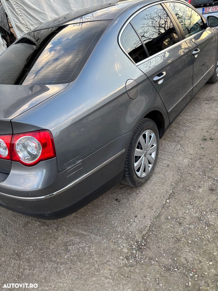 Volkswagen Passat - 4