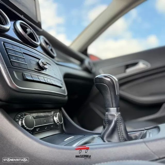 Mercedes-Benz CLA 180 d Urban - 13