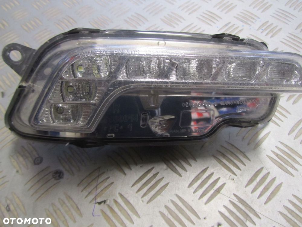 HALOGEN DO MERCEDESA W212 2128200756 - 2