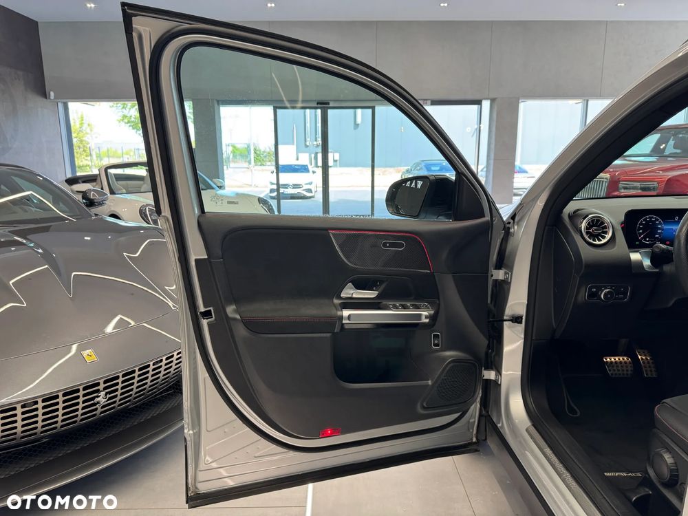 Mercedes-Benz GLB 200 AMG Line 7G-DCT - 17