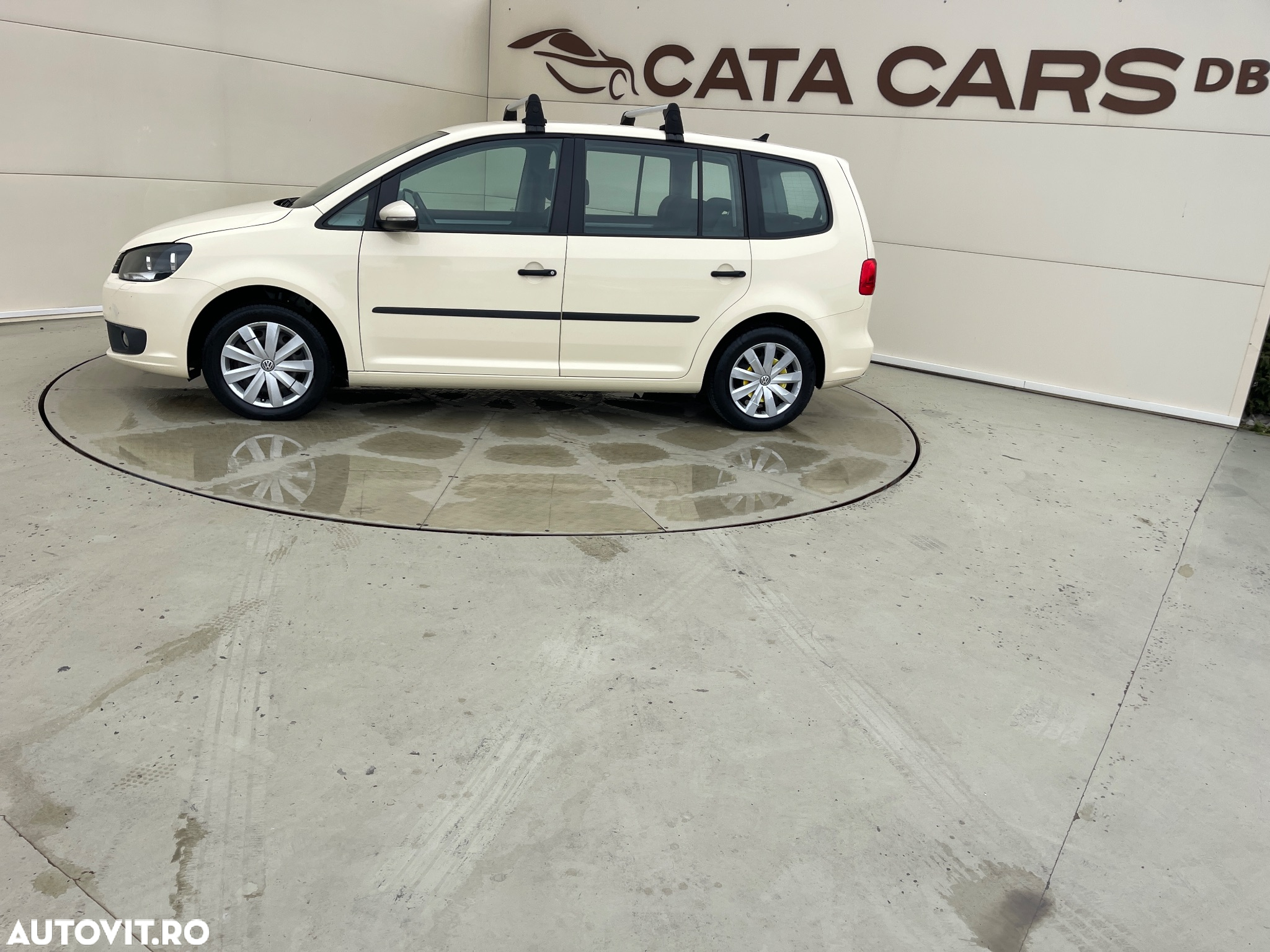 Volkswagen Touran 2.0 TDI DSG Comfortline - 7