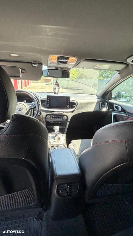 KIA Ceed 2021 — imagine 13