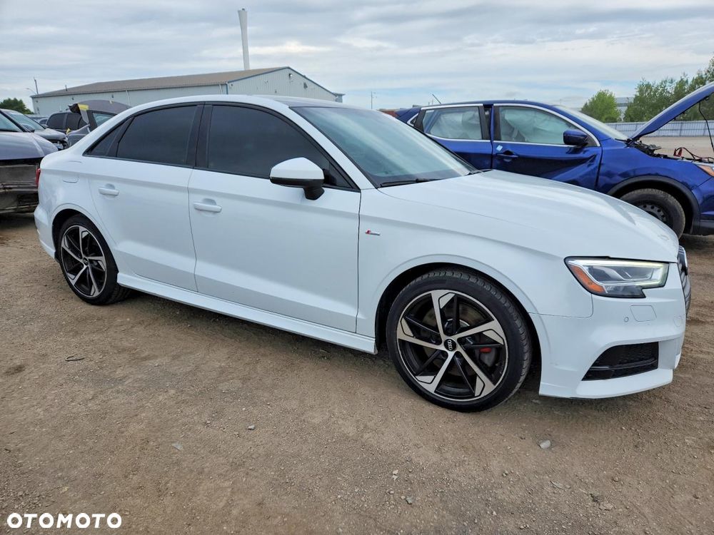 Audi A3 Limousine 40 TFSI quattro S tronic S line - 4