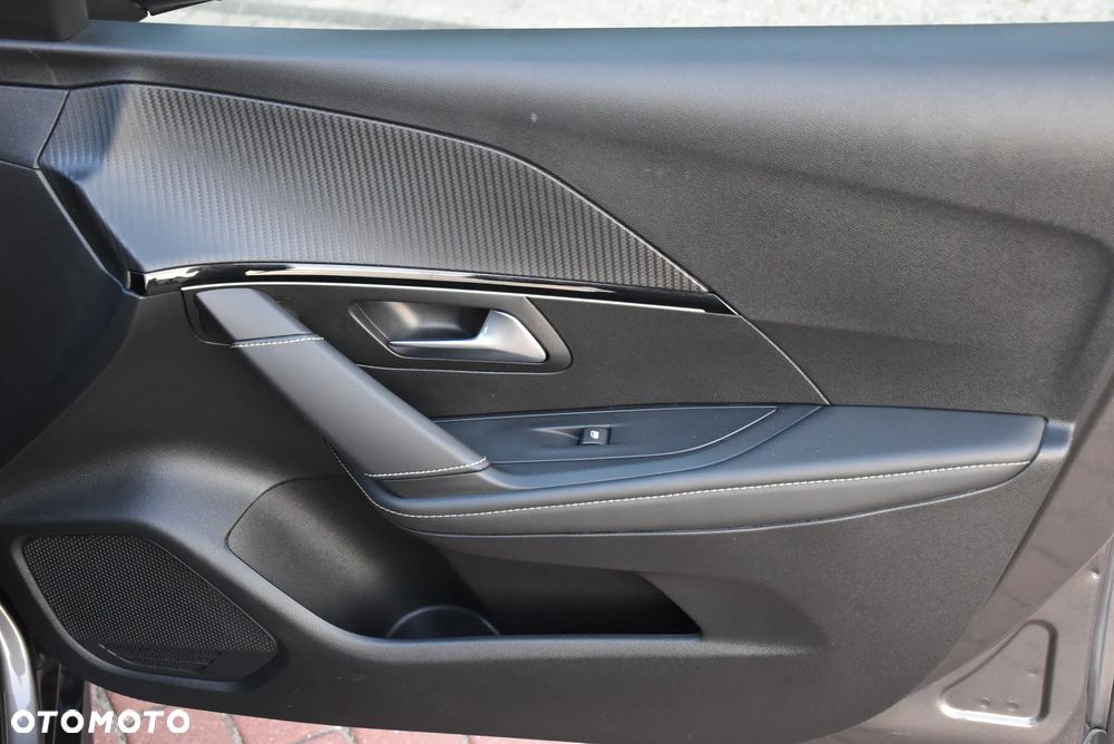 Peugeot 208 PureTech 100 GT - 23