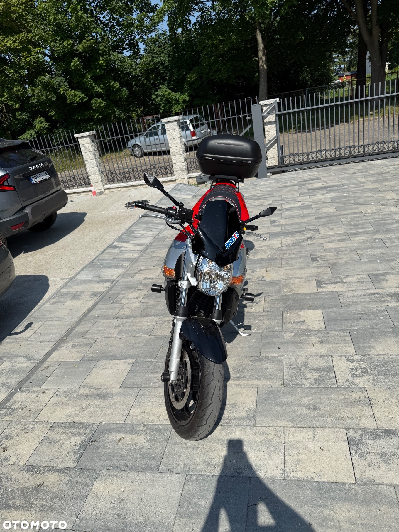 Suzuki GSR - 6