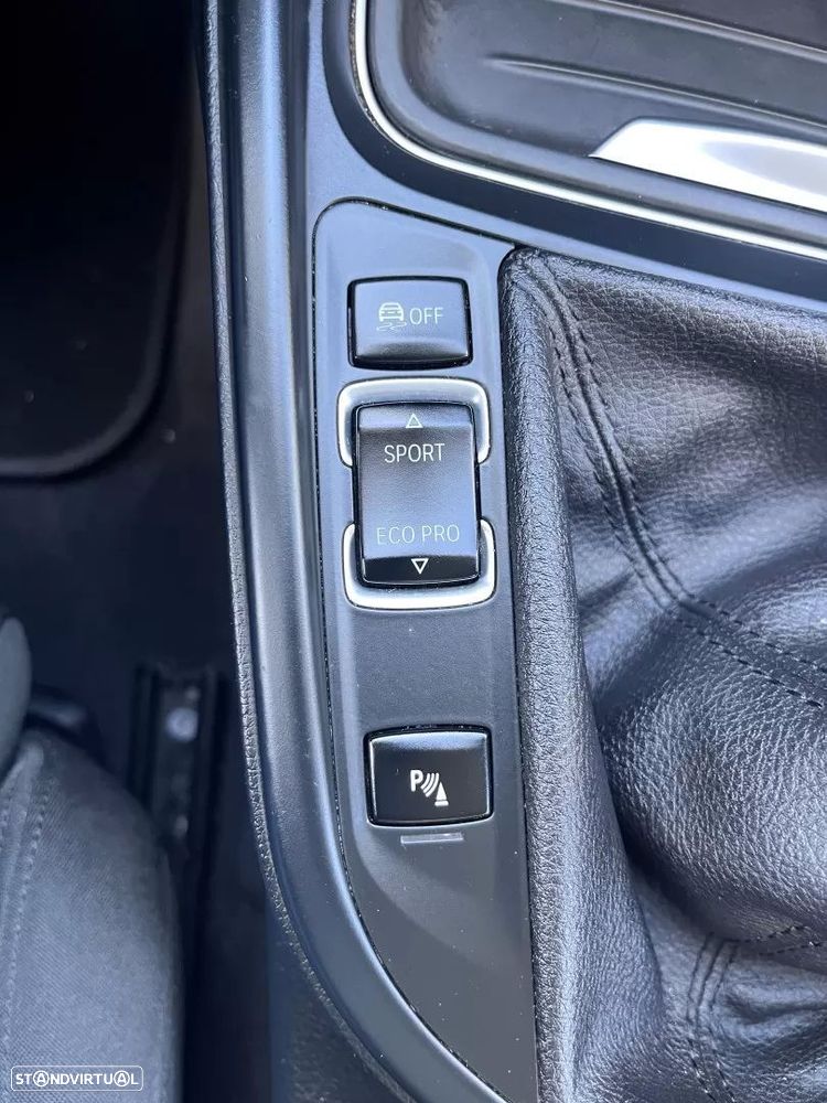 BMW 320 d Touring Sport Line - 35