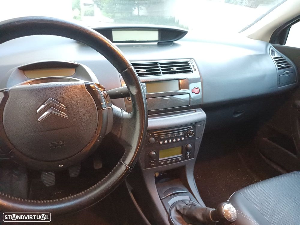 Citroën C4 1.6 HDi 110 VTS - 6