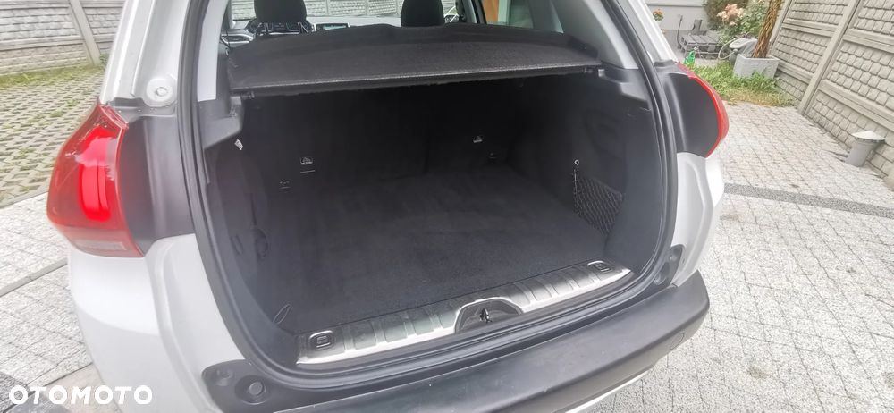 Peugeot 2008 1.2 Pure Tech Style S&S - 12