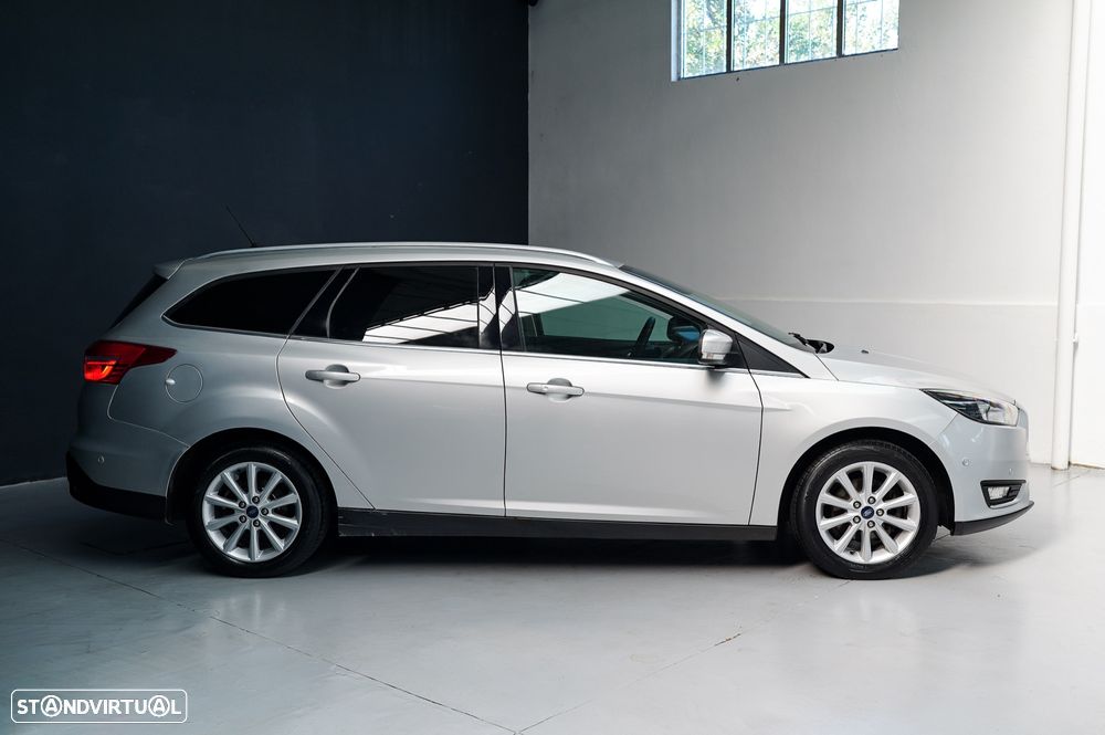 Ford Focus SW 1.5 TDCi EcoBlue Connected - 11