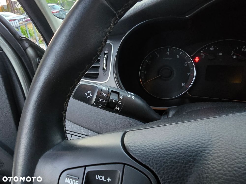 Kia Carens 2.0 GDI Spirit - 29