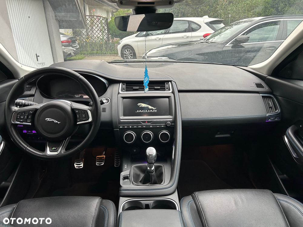 Jaguar E-Pace D150 R-Dynamic S - 11