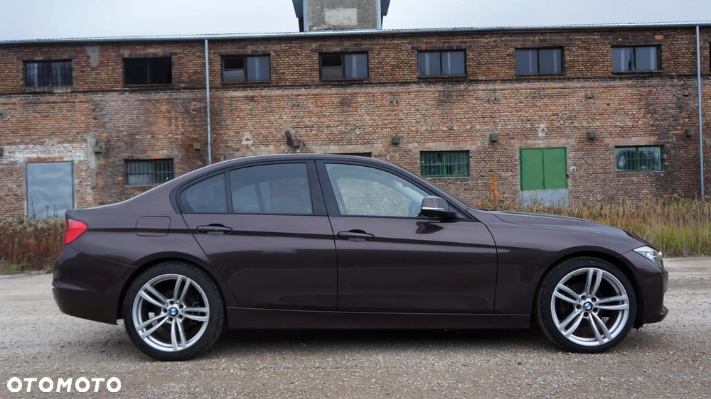 BMW Seria 3 318d Blue Performance Luxury Line - 12