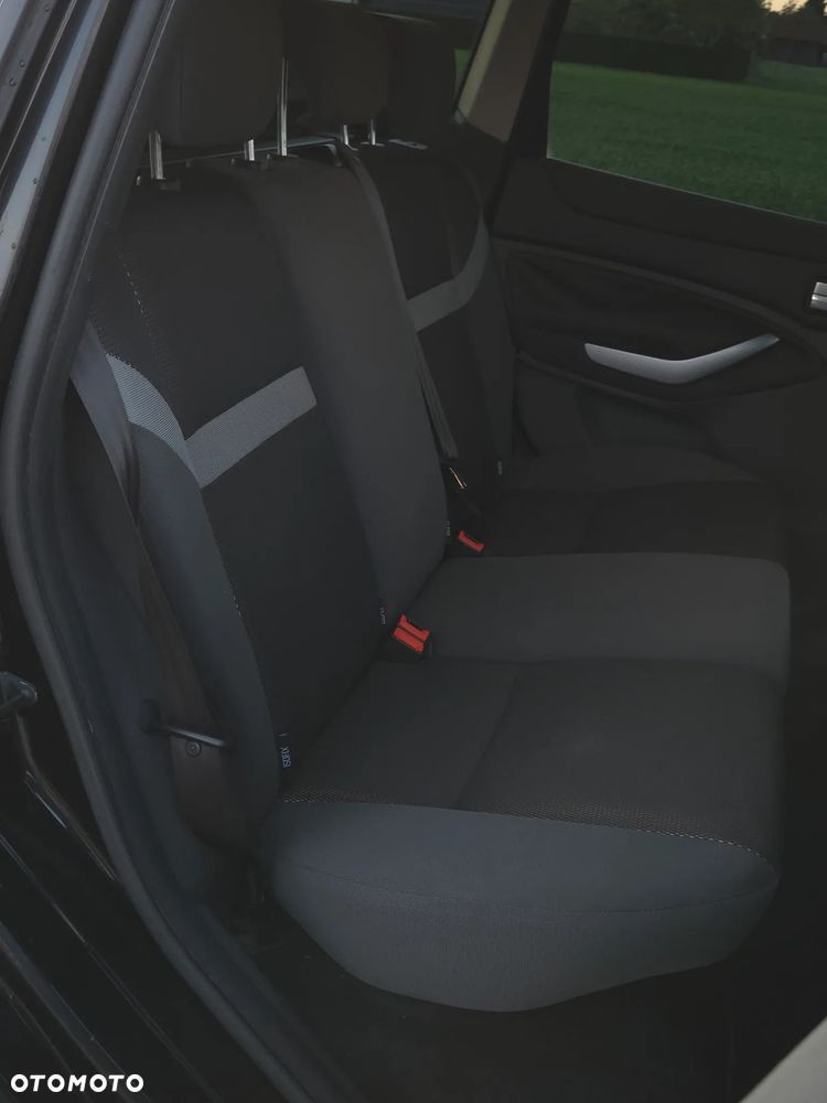 Ford Kuga 2.0 TDCi 2x4 Individual - 17