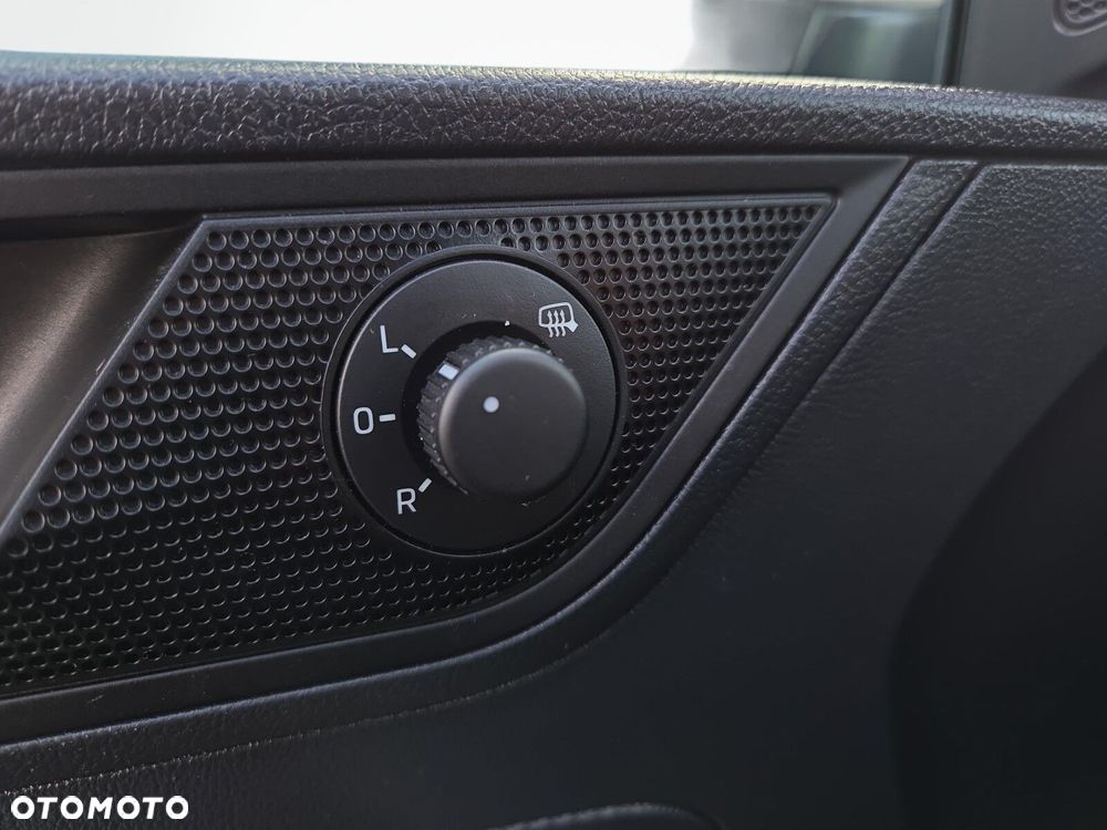 Skoda RAPID 1.0 TSI Style DSG - 21