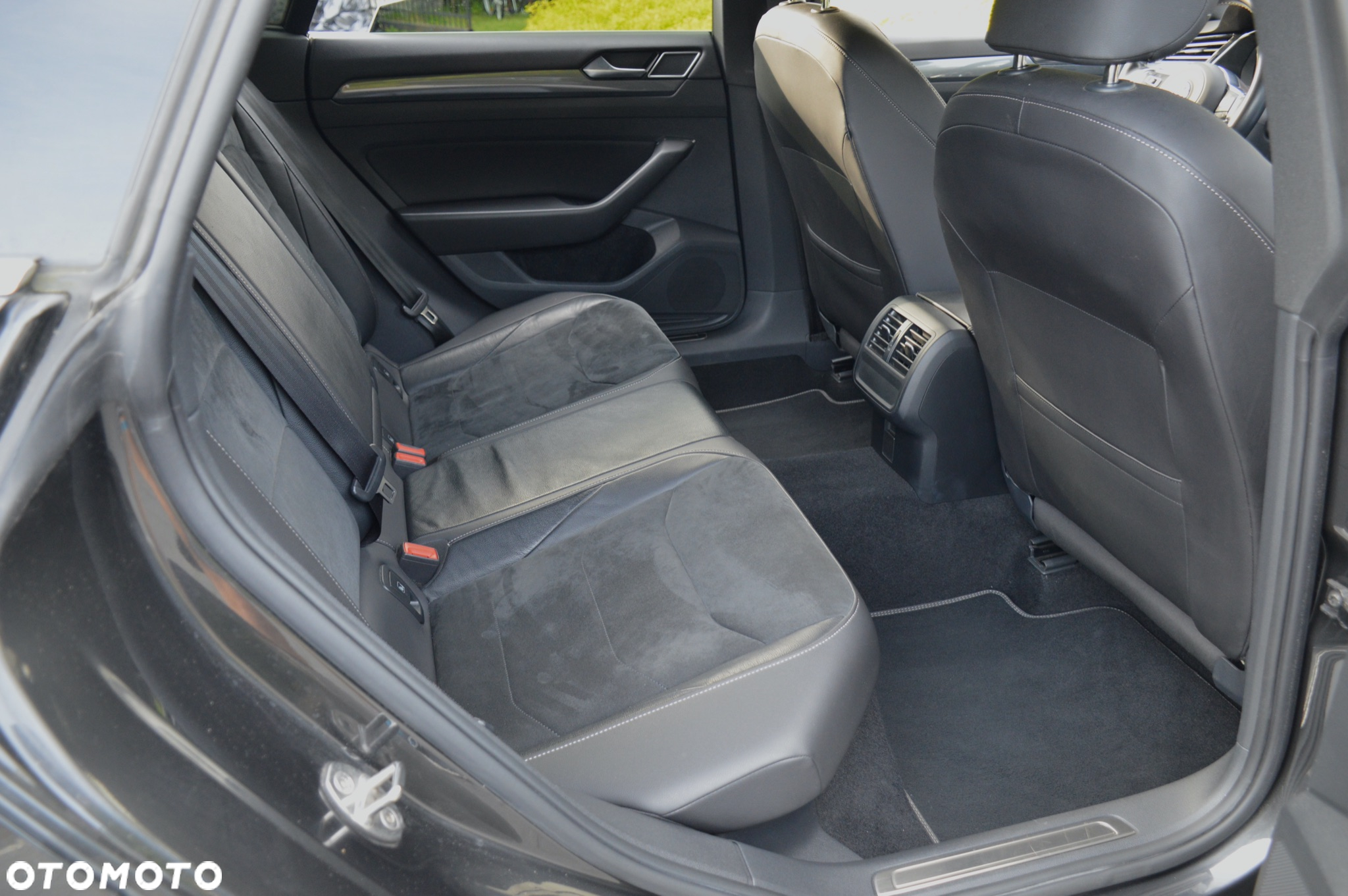 Volkswagen Arteon 2.0 TDI R-Line DSG - 28