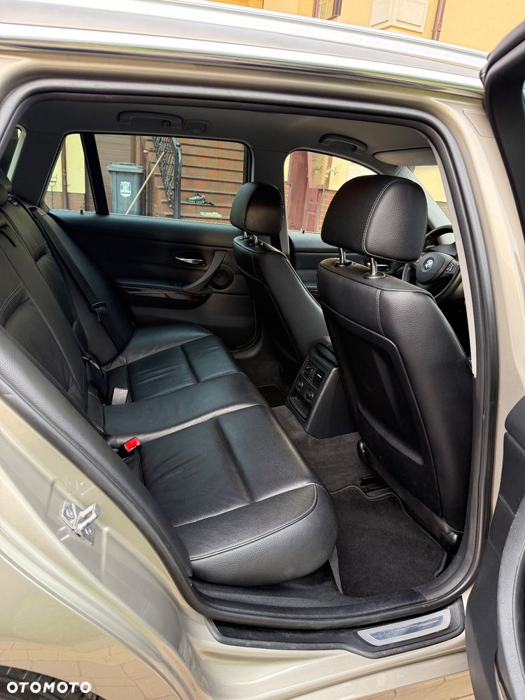BMW Seria 3 320d Touring Sport-Aut Blue Performance Luxury Line - 21