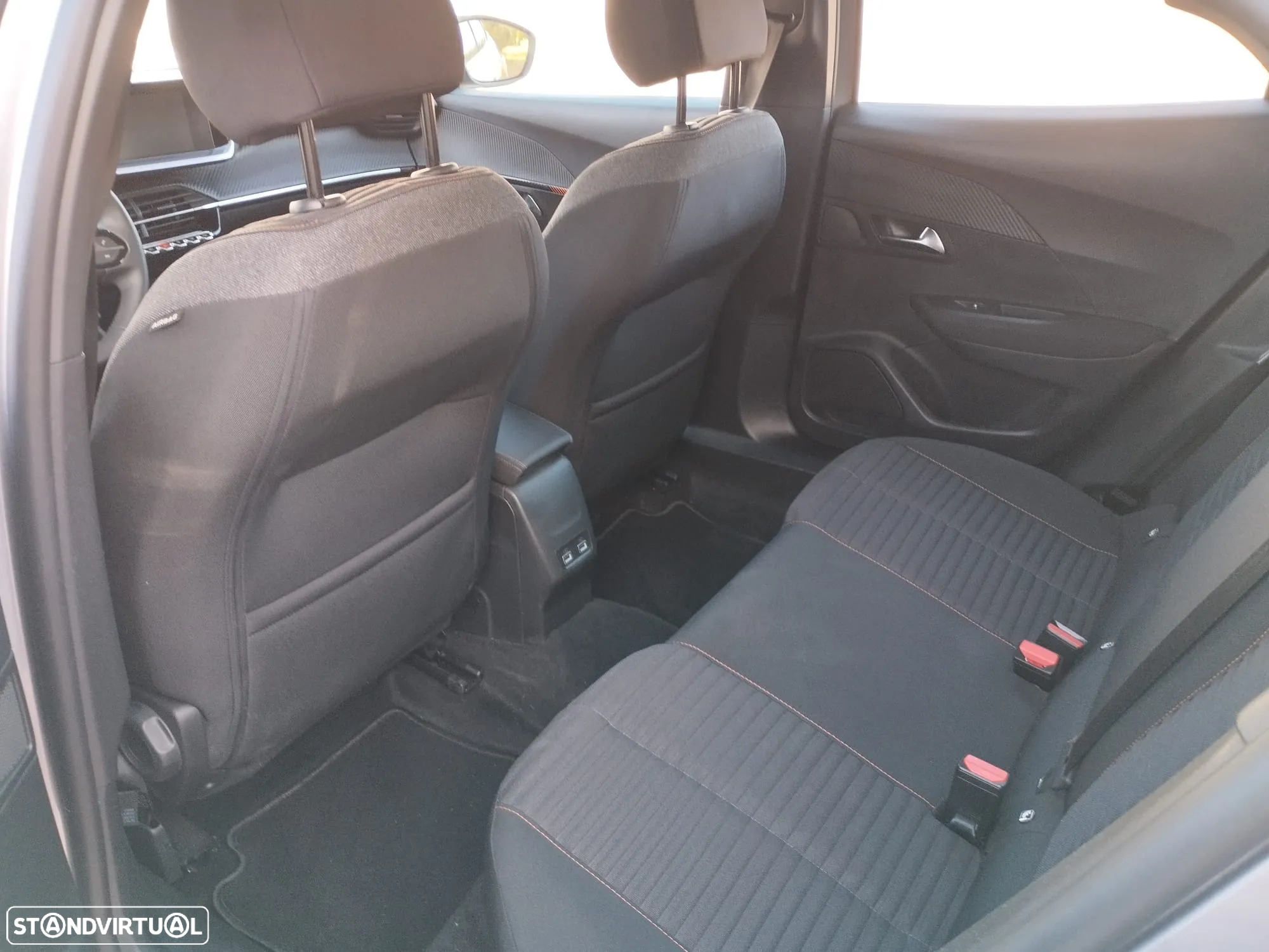 Peugeot e-2008 50 kWh Active Pack - 9