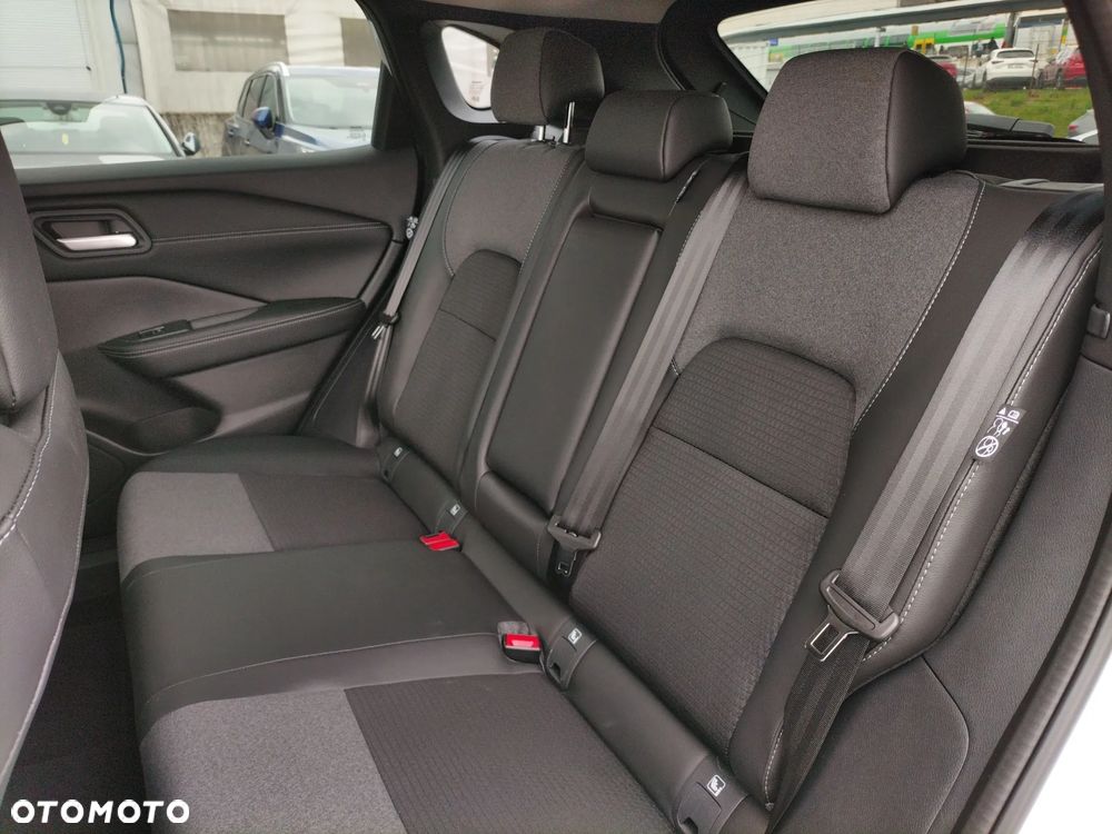 Nissan Qashqai 1.3 DIG-T MHEV N-Connecta Xtronic - 24