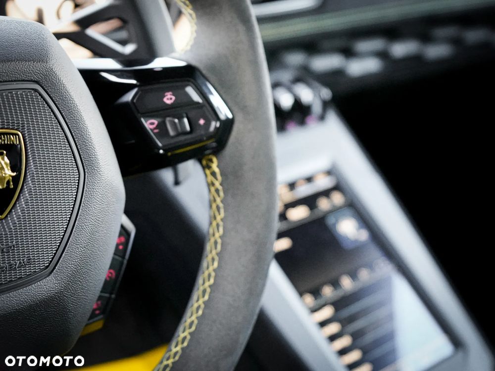 Lamborghini Huracan - 34