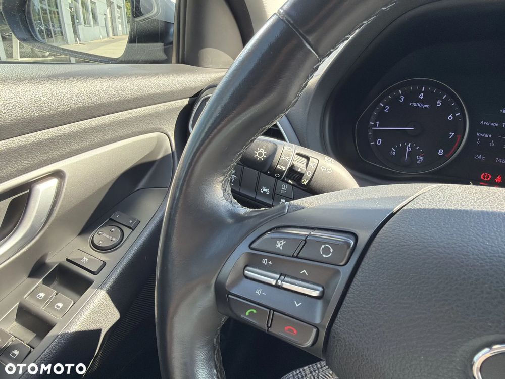 Hyundai i30 1.4 Classic + - 17