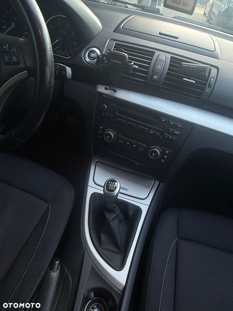 BMW Seria 1 116i - 23