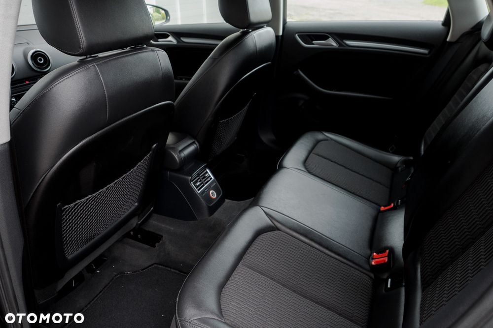 Audi A3 Sportback 1.4 TFSI Ambiente - 38