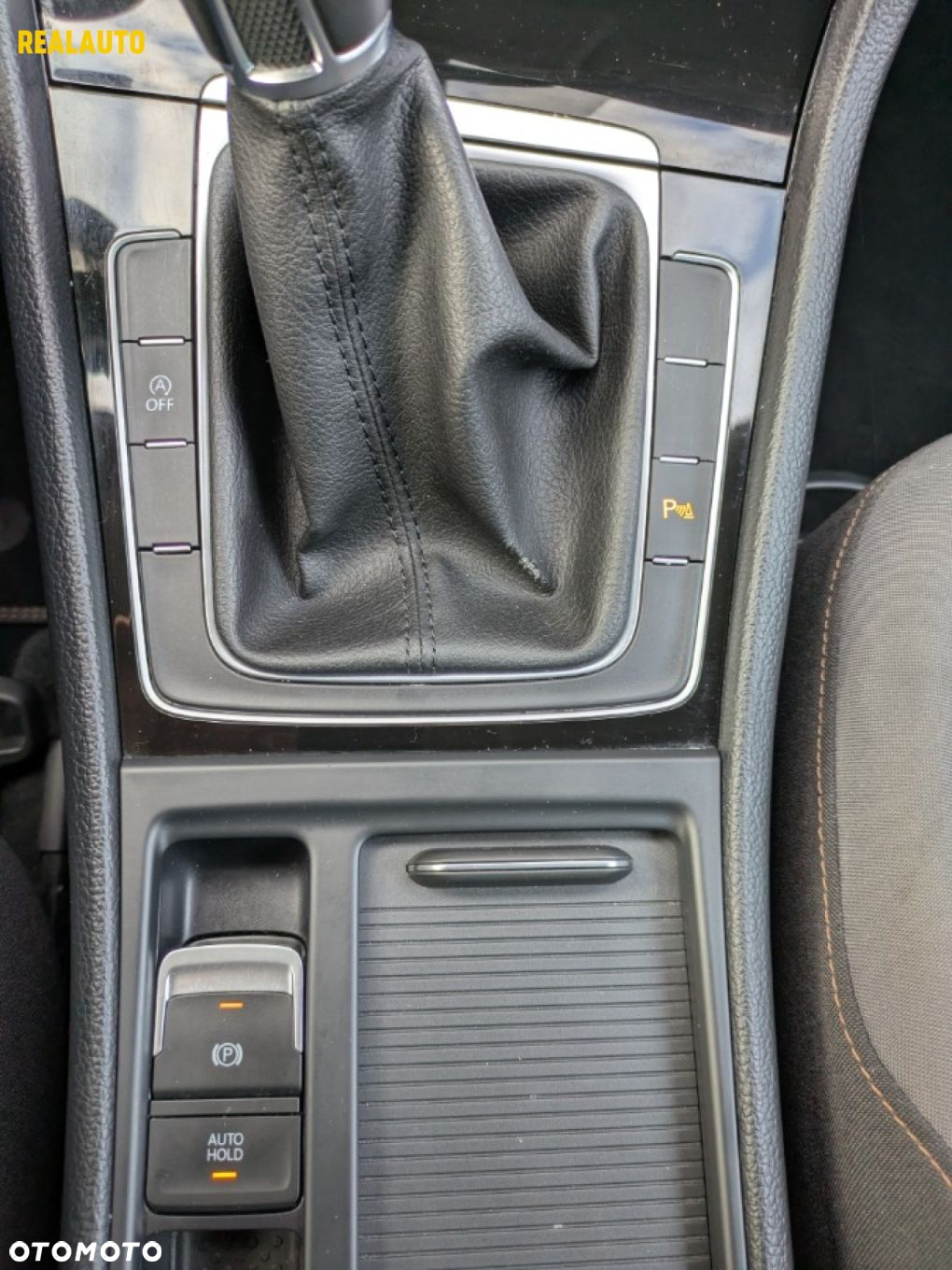 Volkswagen Golf - 6