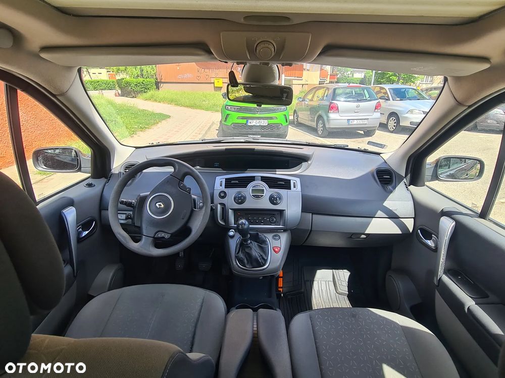 Renault Grand Scenic - 8