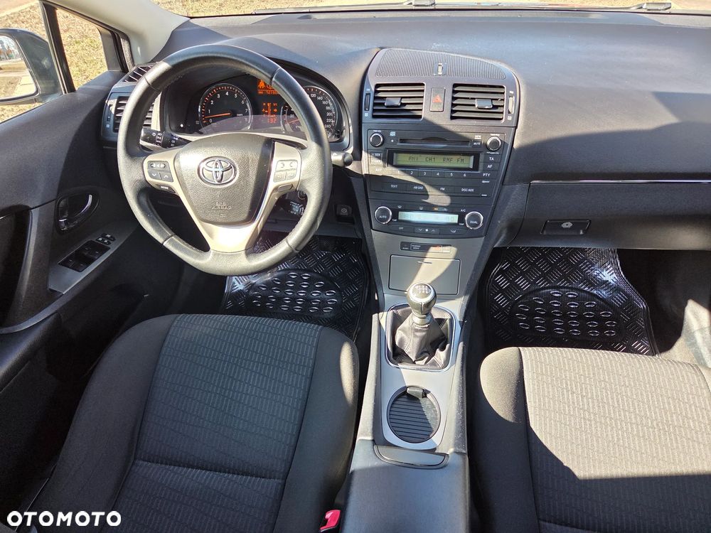 Toyota Avensis 1.8 Comfort - 7