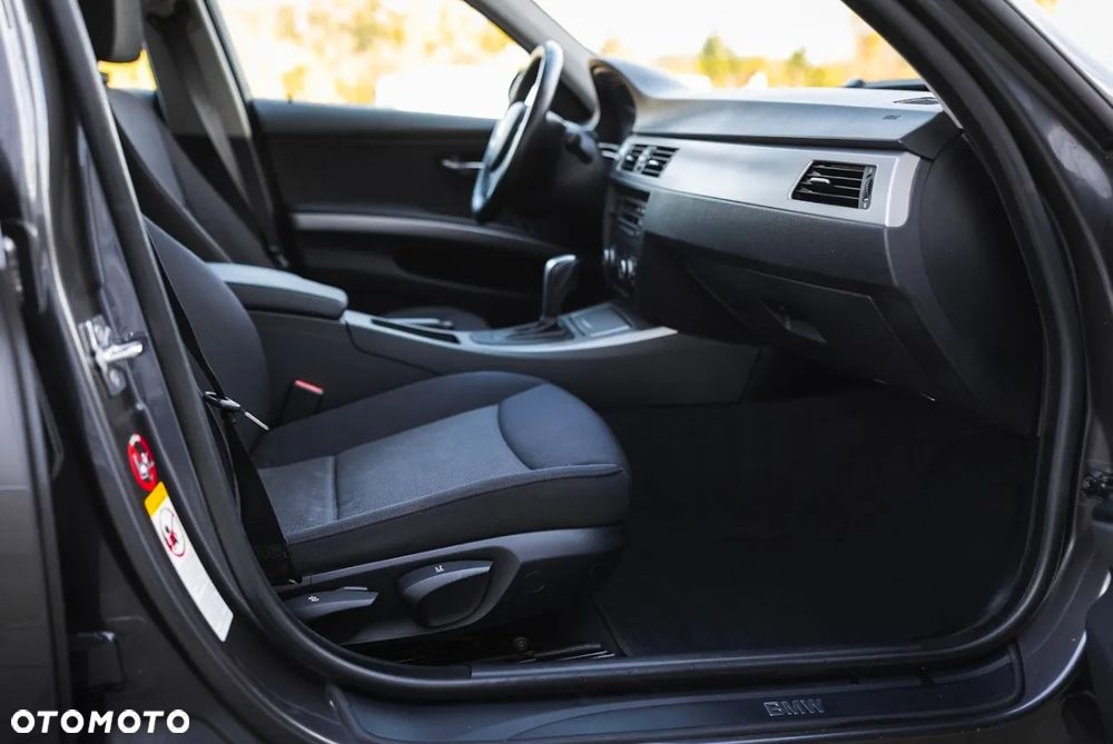 BMW Seria 3 - 18