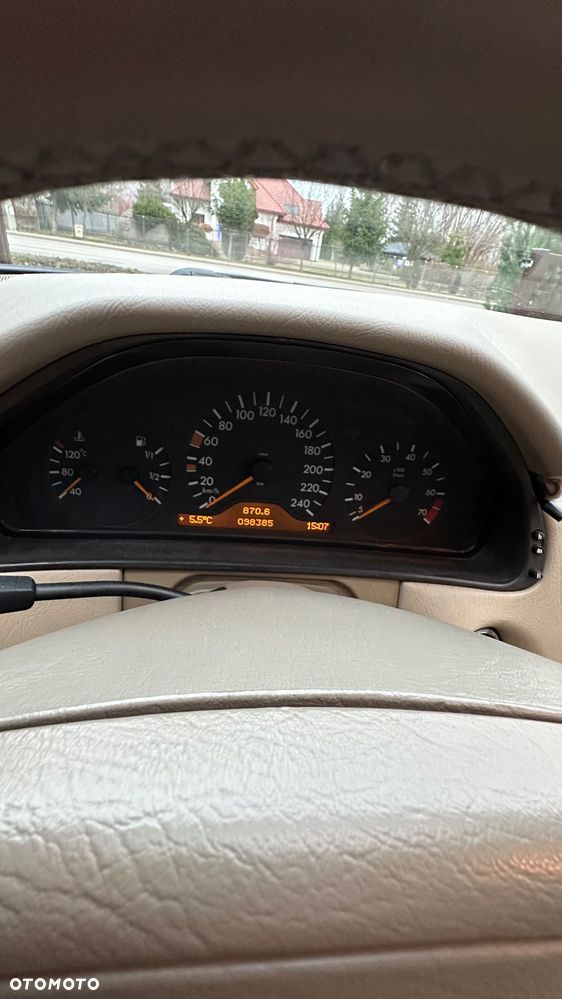 Mercedes-Benz Klasa E - 3