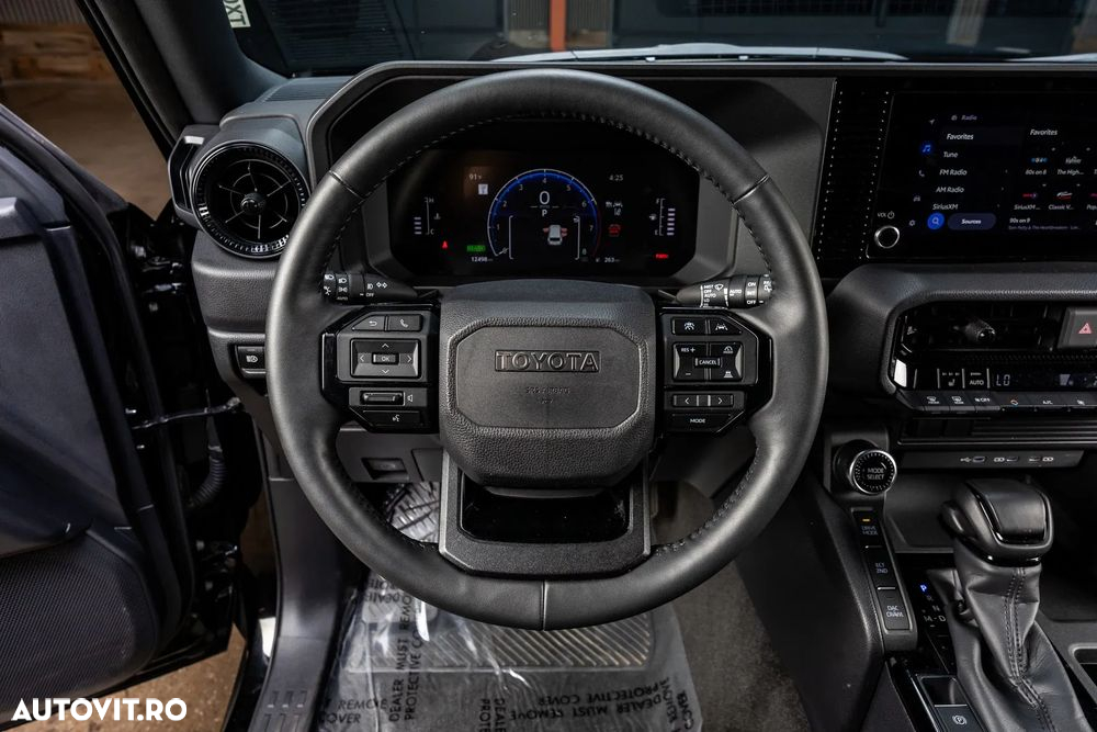Toyota Land Cruiser 300 - 7