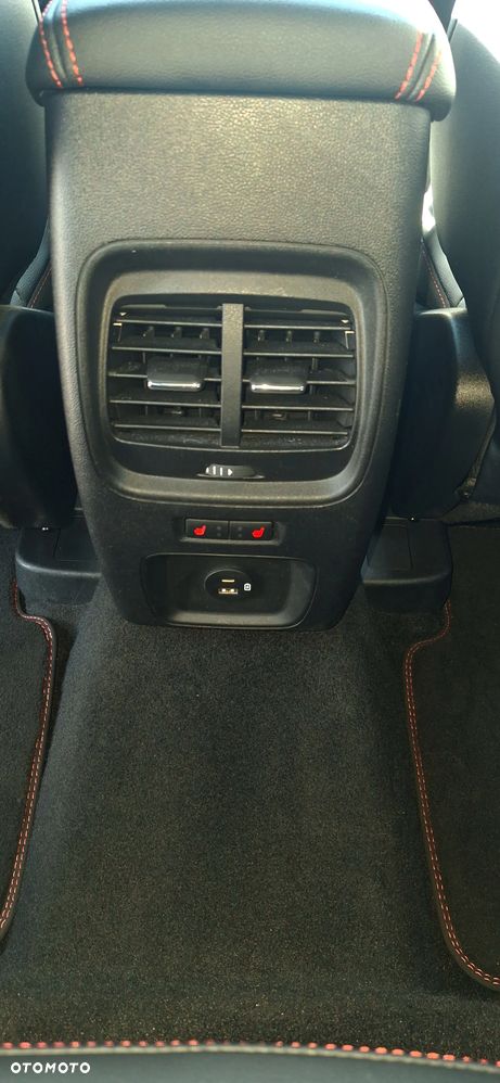 Ford Kuga 2.0 EcoBlue Hybrid ST-LINE X - 22