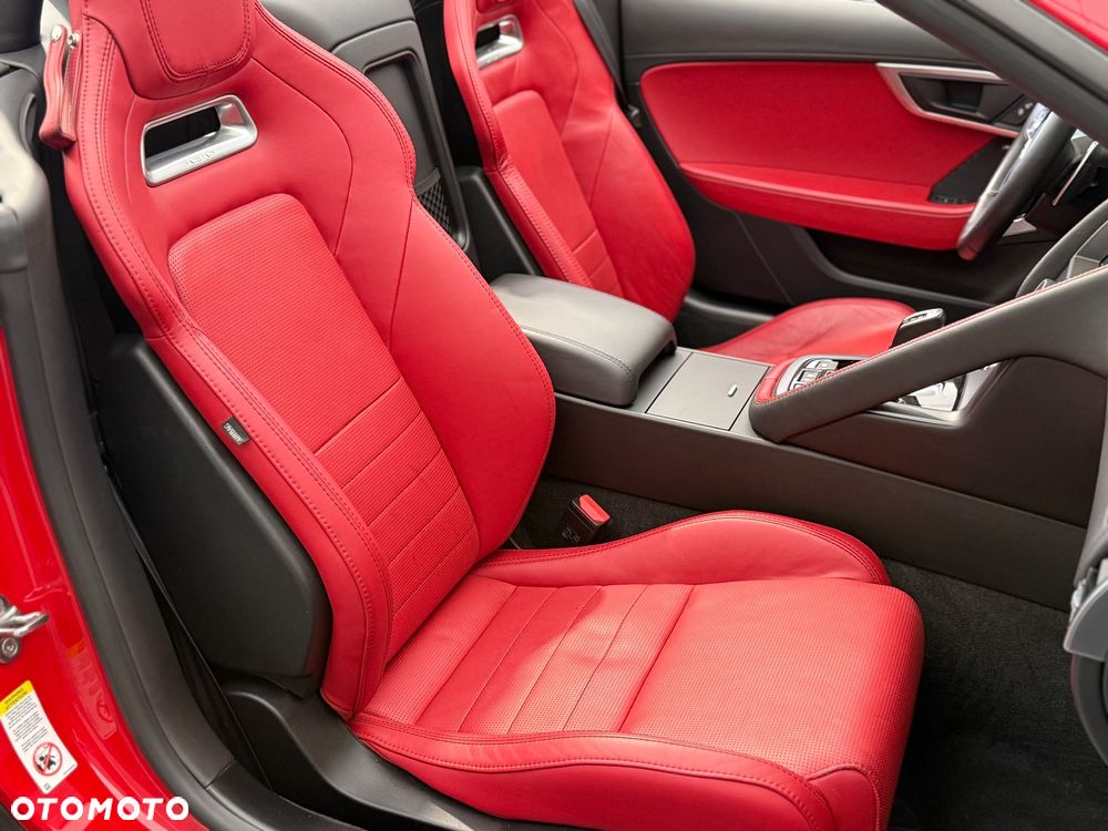 Jaguar F-Type P300 - 25