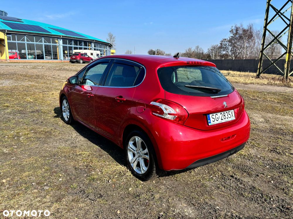 Peugeot 208 - 6