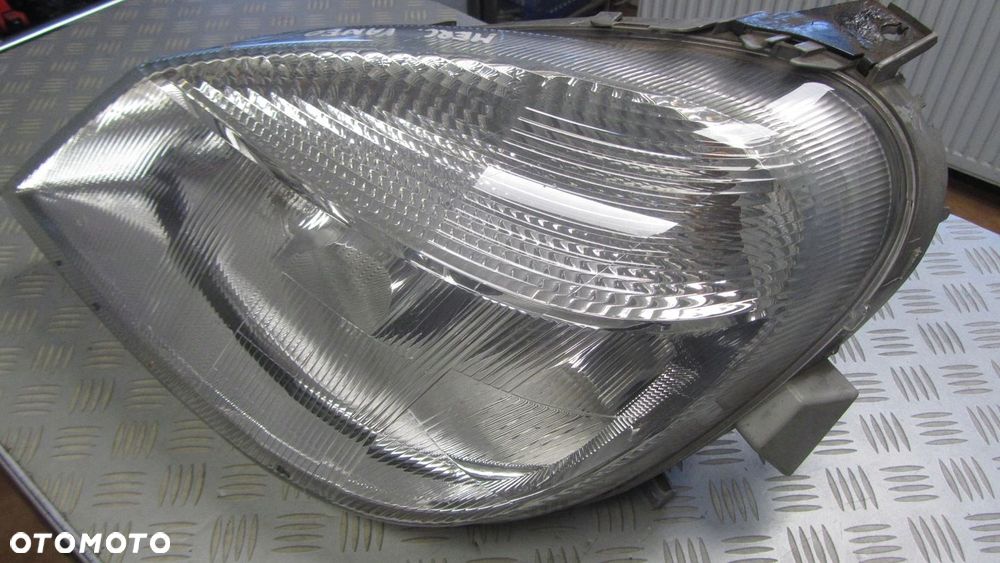 Reflektor Mercedes-Benz OE A4148200061