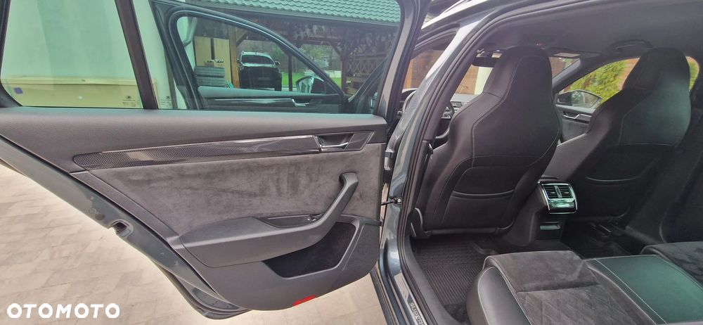 Skoda Superb 2.0 TDI 4x4 Sportline DSG - 14
