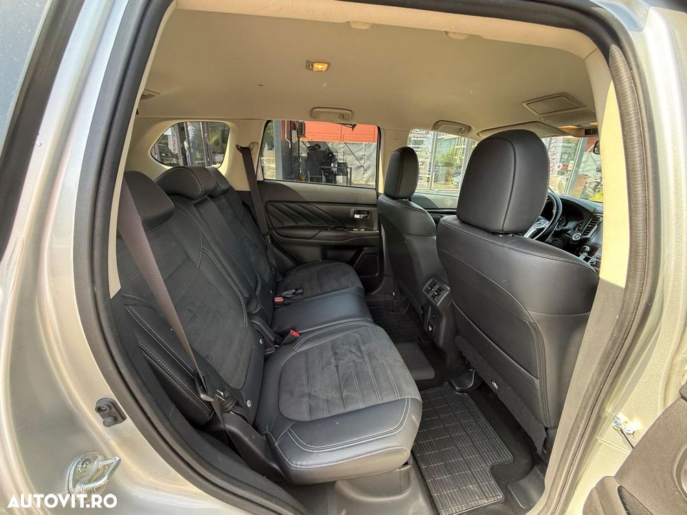 Mitsubishi Outlander - 19