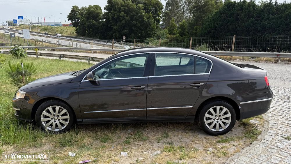 VW Passat 2.0 TDI Confortline DSG - 24